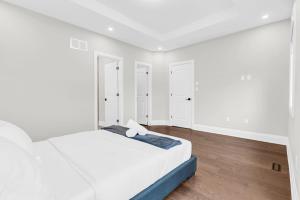 Welcome to Your Comfort Retreat by the Lake