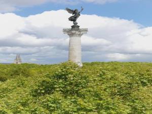 Appartements Chateau Trompette - Localisation exceptionnelle 4 chambres 2 salles de bain et grande terrasse : photos des chambres