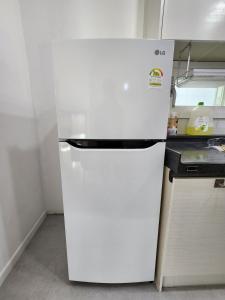 Newly Built Private Pension in Sokcho, Osio Stay, 2-Minute Walk to Jungang Market, 5 Minutes to the Sea, Parking Available, Standard Capacity for 6 People, Maximum 10 People