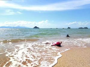 Aura Bluewave Beach House and Mini Beach Cafe