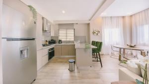 Regatta Living ll with Breakfast Included - 907