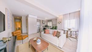 Regatta Living ll with Breakfast Included - 907