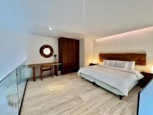 Beautiful Loft minutes from the sea!