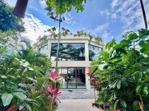 Beautiful Loft minutes from the sea!