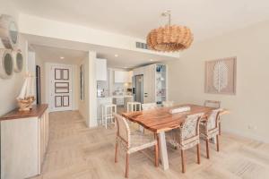 2 bedrooms 6 guests Beach access