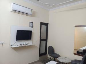 Sudan in hotel zirakpur highway