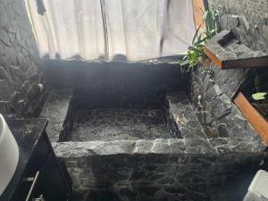 Valhalla Retreat with Jacuzzi