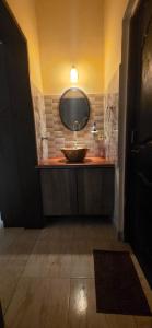 Ekaant Guesthouse 2Km from airport