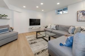 Stylish 2BR Retreat with a Private Yard