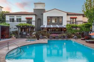 Rivermark 1 BR w Work Setup by Anyplace - 11773