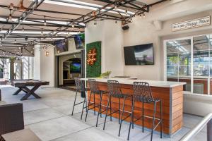 Rivermark 1 BR w Work Setup by Anyplace - 11773