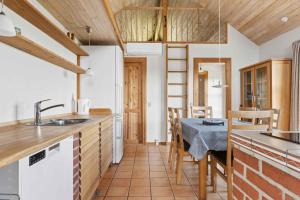 Cozy Holiday Home Near Forest And Beach