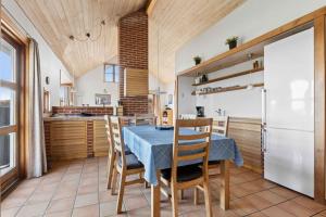 Cozy Holiday Home Near Forest And Beach