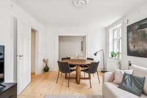 Stay Central - Steps From Nyhavn & Near Tivoli