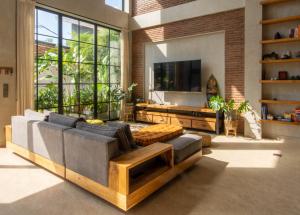 Impressive 4BR Villa Close to The Beach