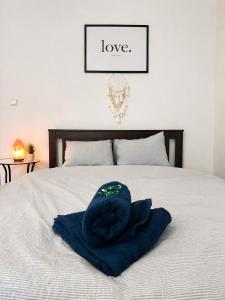 Golden Buddha Apartment