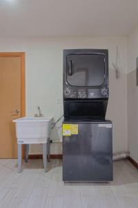 Beautiful and comfortable house in the commercial corridor