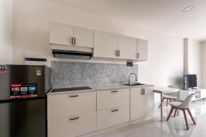 7郡河景雅致单间近富美兴房东支持中文沟通 District 7 River View Studio Near Phu My Hung Chinese Speaking Support Căn studio view sông Quận 7 Gần Phú Mỹ Hưng Chủ nhà hỗ trợ tiếng Trung