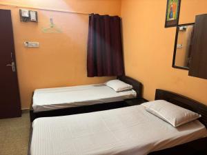 Home Stay Next to Sankara Nethralaya & Apollo Hospitals