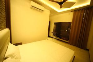 Hotel Byke Ride - Walkable from Agra Cantt Railway Station
