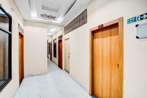 Super Hotel O Kardameshwar Mahadev Temple Varanasi Formerly Pheonix Rooms