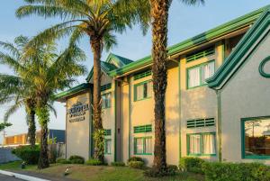 Microtel by Wyndham Cabanatuan