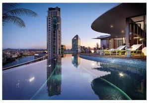Lux 20th floor 2br 2bath, Infinity Pool, Gym, Wifi
