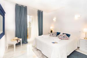 Calahonda Elegance With Pool And Sea View - Happy Rentals