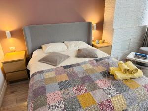 Sunny Studio Apartment