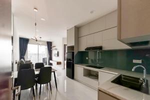 7郡2406河景双卧雅居近富美兴房东支持中文沟通 District 7 River View 2-Bedroom Near Phu My Hung Chinese Speaking Support Căn hộ 2 phòng ngủ view sông Quận 7 Gần Phú Mỹ Hưng Chủ nhà hỗ trợ tiếng Trung