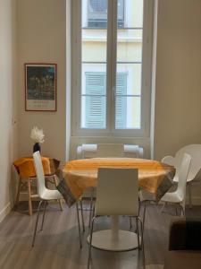 Charming air-conditioned apartment-Prime location in old Nice