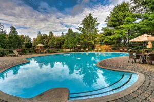 NEW! Ski-inOut Pedestrian Village + Swimming Pool