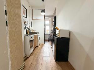 Nowowiejska Green Point Apartment by BookingHost