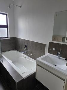 Naiko Suite 5