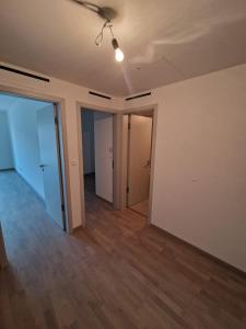 Stylish Apartment Near City Center with Parking