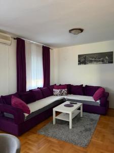 Two badroom apartment with nature view and garden