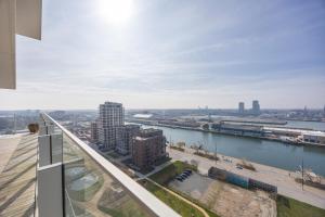 LECOMTE - Central Park with swimming pool and fitness 162