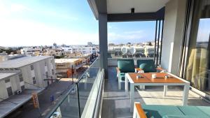 Premium Comfort Living, Elegant 2BR Apartment