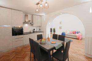 Metro - 1 GB Wi-Fi - 2 Bedrooms - Self check-in