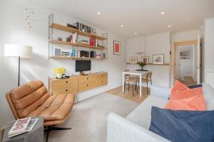 Veeve - Modern by the Market