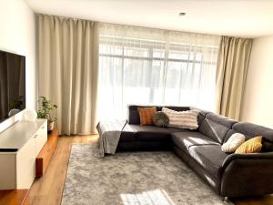 Olive Apartment mit Balkonen & Elektrogrill, 24h Self-Check-in, Free Parking, Netflix & WiFi, TOP Lage, Nähe KEM Kliniken