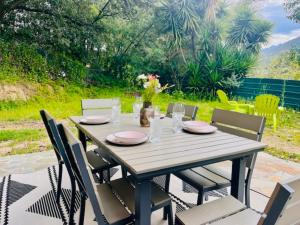 Eccica - Bottom of villa, quiet garden, and pool