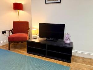 Cosy Hove Hideaway & Courtyard Moments to Beach