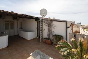 Seafront Iconic Lighthouse View Punta Secca