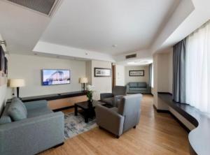 Hotel De Grand Near IGI Delhi Airport