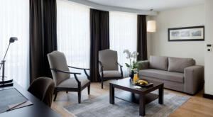 Hotel De Grand Near IGI Delhi Airport