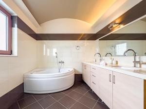 Golden Coast Residences