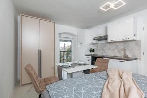 Studios DALIA - parking, garden, BBQ
