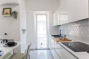 Luminous Central Apartment near the Sea