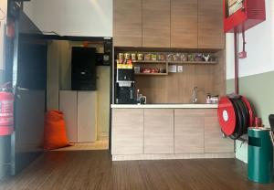 Room V Jalan Jenang by SECOMS